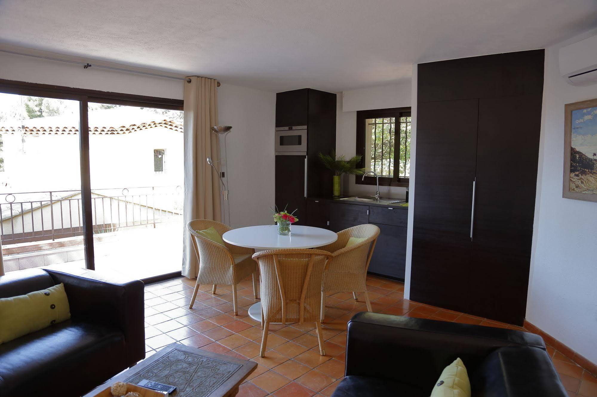 Les Jardins De Cassis - Parking Gratuit & Piscine Chauffee Hotel Exterior foto